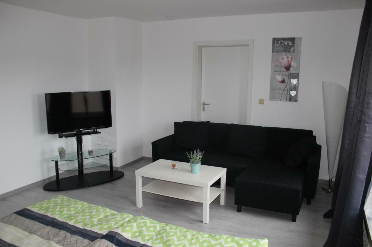 Gut Gelegenes Appartment Mit Wifi, Parkplatz, Wama, Trockner Usw. Kaiserslautern Exterior photo